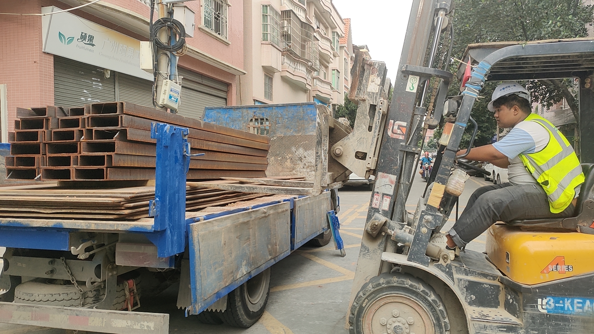 汕头市槽钢工地专用铺路钢板出租 - 价格